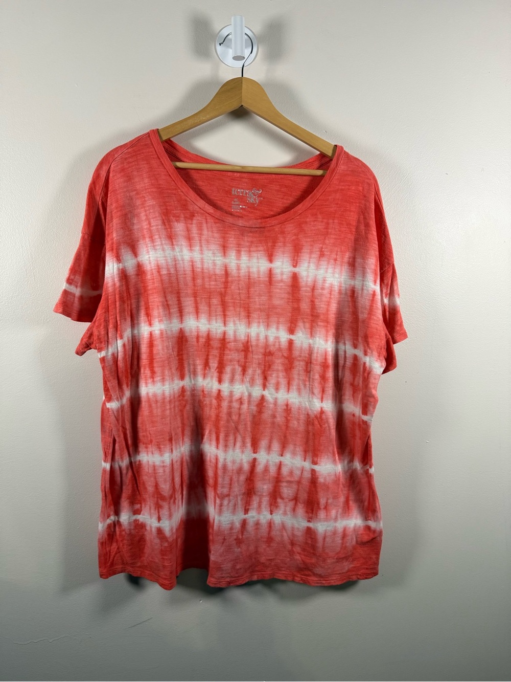 Terra & Sky Red and White Tie-Dye Scoop Neck Short Sleeve Top